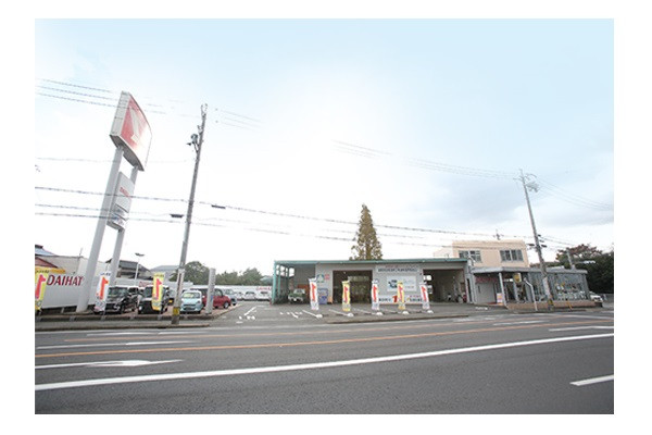 神戸ダイハツは「カーライフサポートで一人一人のしあわせづくり」を理念とする地域密着企業です