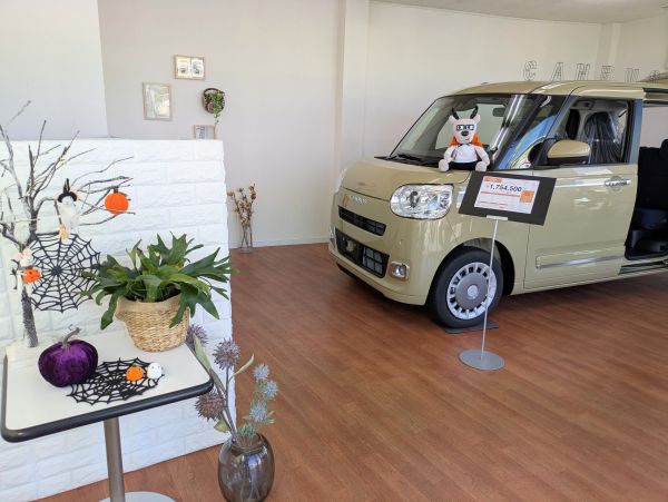 ハロウィン仕様のショールームです