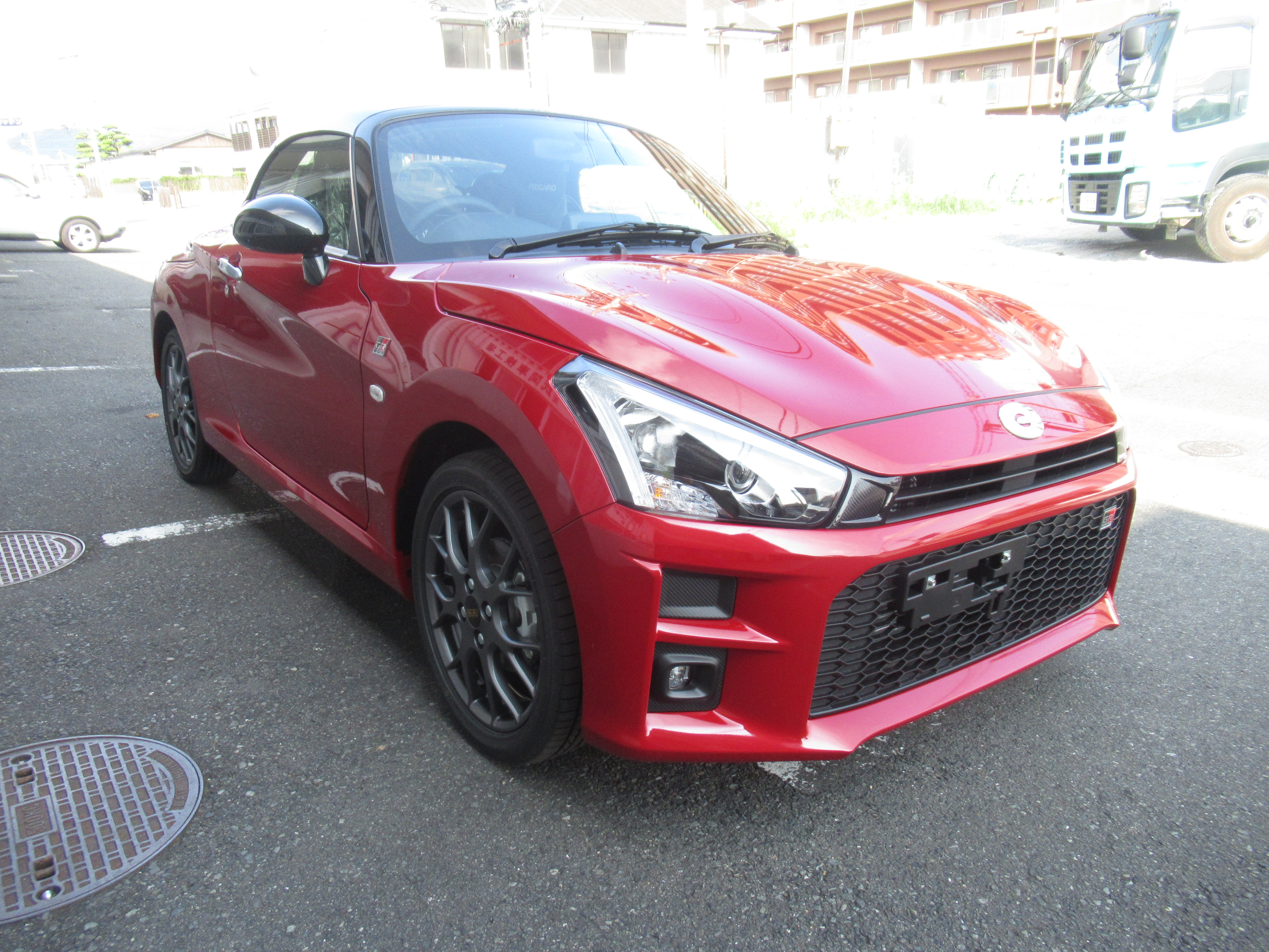 新車・中古車展示場です。